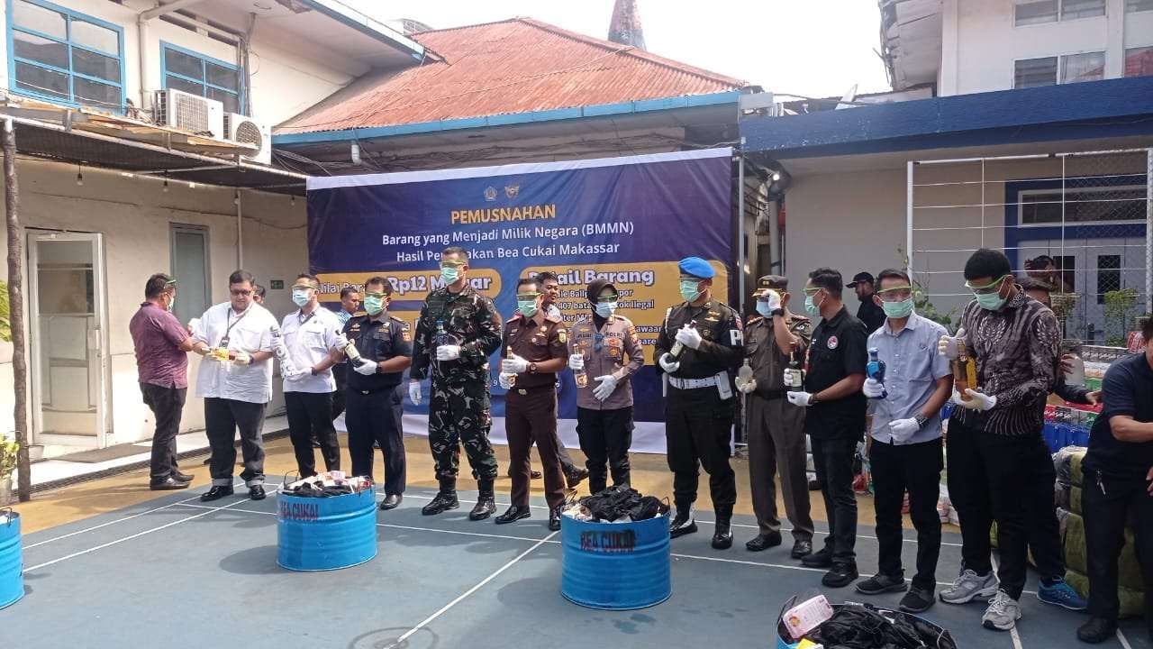 Bea Cukai Makassar Musnahkan Barang Ilegal Bernilai Rp12 Miliar Wujud Komitmen Lindungi Ekonomi dan Masyarakat