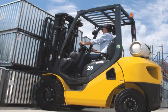 Mengapa Forklift Komatsu Adalah Investasi Cerdas untuk Bisnis Anda