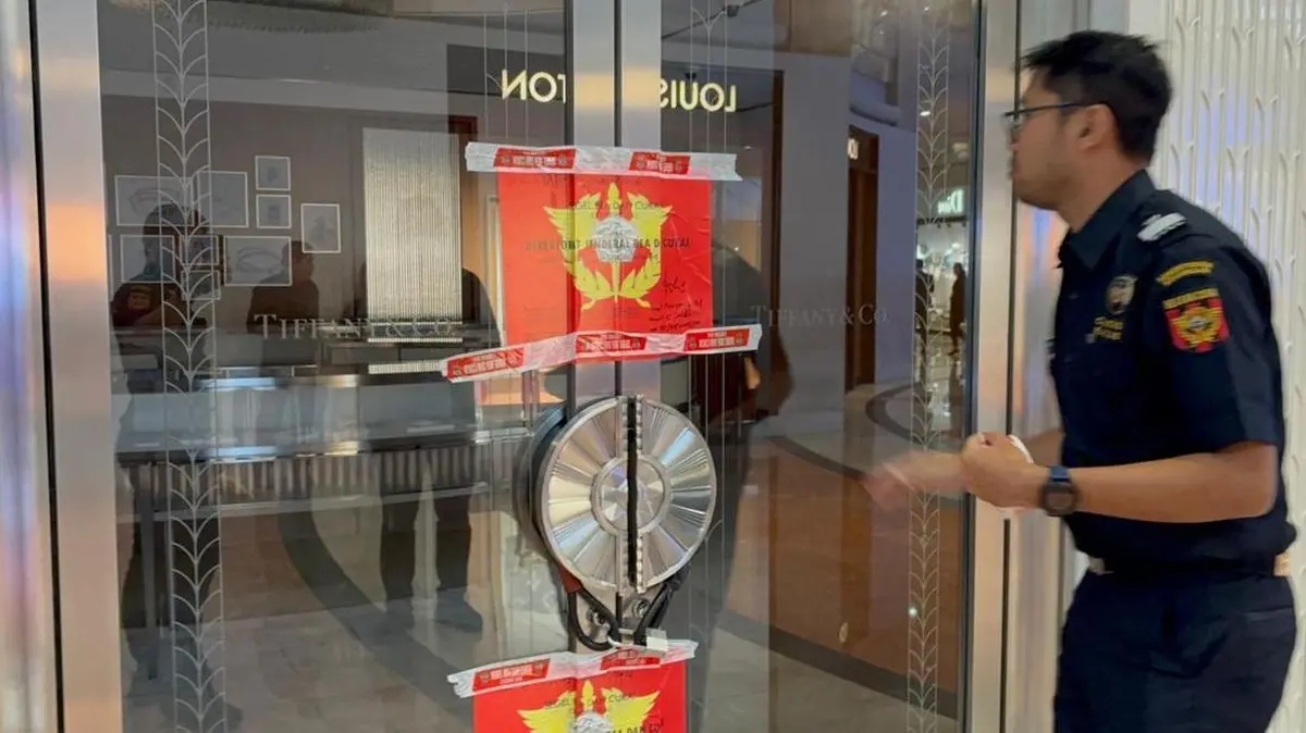 Bea Cukai Segel Perhiasan Mewah di Jakarta