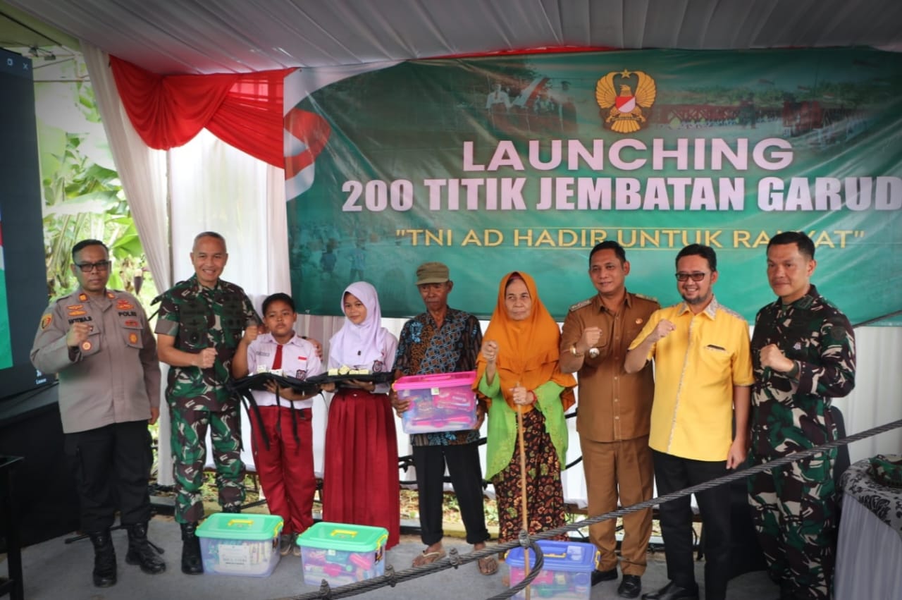TNI AD Resmikan Jembatan Gantung Garuda di Bekasi, Dandim 0509: Bukti Nyata Kemanunggalan TNI dan Rakyat