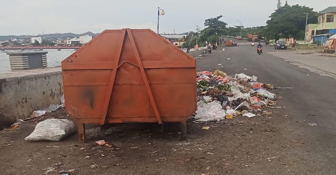 PIAGAM DI DINDING, SAMPAH DI JALANAN": KETUA DEMA-I IAIN PAREPARE KRITIK KERAS KRISIS TITIK PEMBUANGAN DAN KINERJA DLH PAREPARE