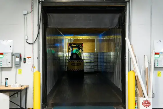 Kenapa Lantai Cold Storage Butuh Pelapis Khusus