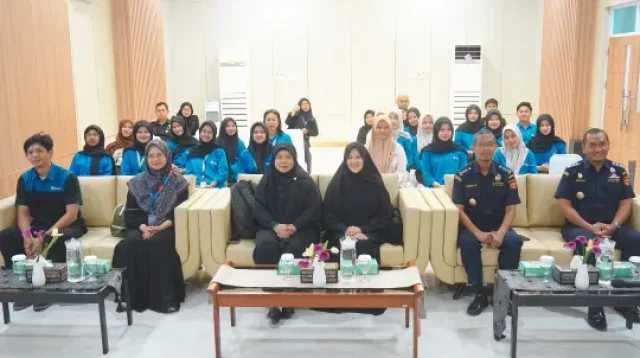 Bea Cukai Sulbagsel mengedukasi mahasiswa Perpajakan Politeknik Bosowa tentang ekspor-impor