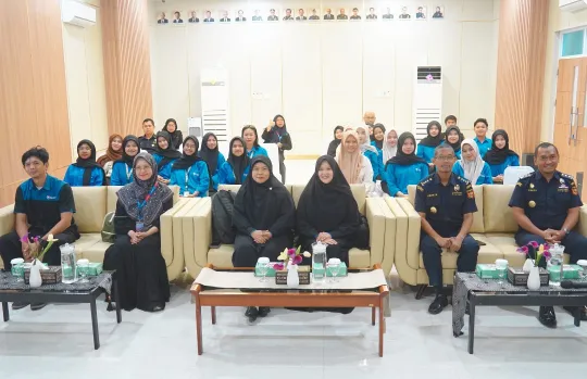 Bea Cukai Sulbagsel mengedukasi mahasiswa Perpajakan Politeknik Bosowa tentang ekspor-impor