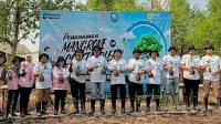 PLN Nusantara Power UP Muara Tawar Tanam 1.000 Mangrove dan Gelar Coastal Clean Up untuk Dukung Kelestarian Pesisir Bekasi
